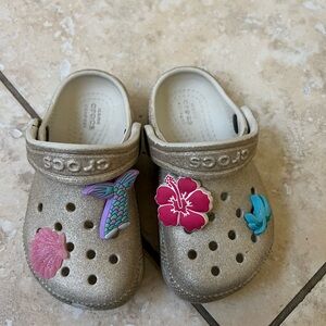 Girls Gold Glitter crocs with Jibbit Charms